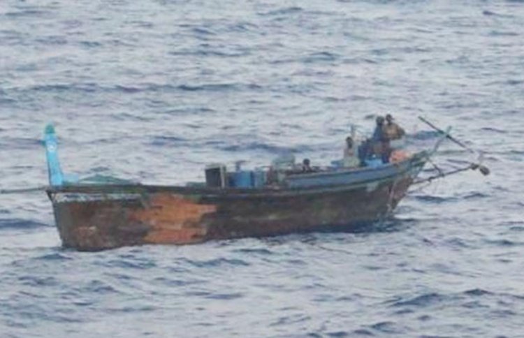 समुद्र के रास्ते से 6 पाकिस्तानी ला रहे थे 200 करोड़ की 40 किलो हेरोइन, पकड़े गए