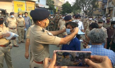 जयपुर में दिखा पुलिस अधिकारियों का अनूठा ढंग, अफसरों ने पैदल चल लोगों को मास्क पहनाए
