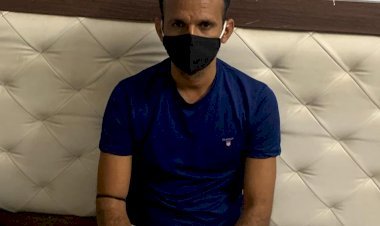 सरकारी आवास के बजाय लग्जरी होटल में रहने वाला पटवारी रिश्वत लेते धरा