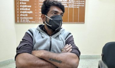 अवैध वसूली की शिकायत पर खान विभाग के फोरमैन और चालक को दबोचा