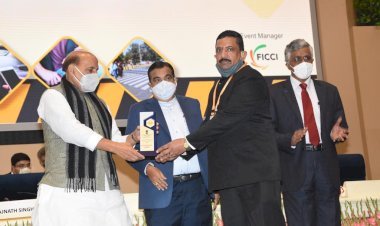 डाॅ. वीरेन्द्रसिंह राठौड़ को सड़क सुरक्षा में गोल्ड मैडल