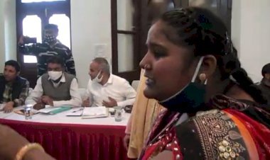 एक ऐसा एसडीएम जो महिलाओं से नहीं मिलता, जानिए कौन है वह आईएएस अधिकारी