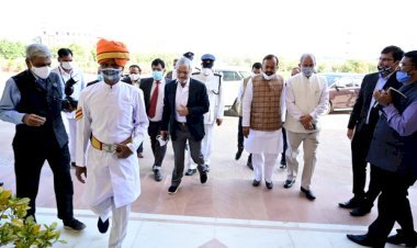 विपरित परिस्थितियों में मुख्यमंत्री ने जनहित एवं विकास के प्रति गजब की इच्छाशक्ति दिखाई : लोढ़ा