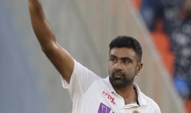 चेन्नई में इंग्लैंड के खिलाफ स्पिनर अश्विन की शतकीय पारी ने भारत को दिलाया लगातार दूसरे माह आईसीसी अवॉर्ड