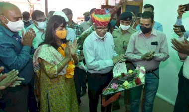 रेलवे जीएम ने डेगाना—जोधपुर के वार्षिक निरीक्षण में लोको पायलट से की बातचीत