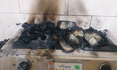 सिरोही तहसीलदार ने एसीबी को देख जलाई नोटों की गड्डियां, एसीबी टीम ने रसोई की खिड़की को तोड़ बनाया वीडियो, बावजूद इसके घूसखोर तहसीलदार कल्पेश जैन गैस पर चाय बनाने का बोलता रहा झूठ