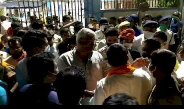 जोधपुर से सांसद और केंद्री मंत्री गजेंद्र सिंह के काफिले पर ममता बनर्जी के क्षेत्र भवानीपुर में हमला