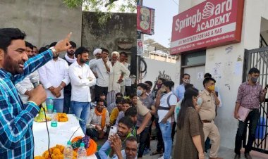 जयपुर कोचिंग संस्थान में कोरोना गाइड लाइन की पालना नहीं करने पर प्रशासन ने 2 संस्थान को किया सील, ऐसी ही कार्रवाई की उम्मीद उप चुनावों में भी