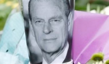 ब्रिटेन का शाही परिवार से प्रिंस फिलिप के अंतिम संस्कार में कोरोना के चलते शामिल होंगे केवल 30 लोग, भारत में कोरोना की दूसरी लहर के बावजूद बिना मास्क और सोशल डिस्टेंसिंग के हो रही है चुनावी रैलियां