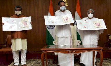 उपराष्ट्रपति वेकैय्या नायडू तथा रविशंकर प्रसाद ने जारी किया दादी जानकी के नाम पर डाक टिकट