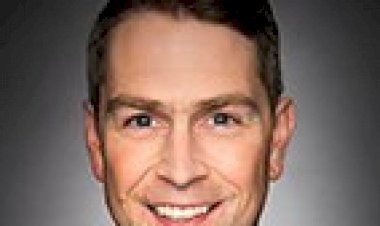 सांसदों की जूम मीटिंग और सत्तादल के सांसद महोदय पहुंच गए बिना कपड़े, बाद में सोशल मीडिया पर मांगी माफी कहा गलती से ऑन हो गया था कैमरा