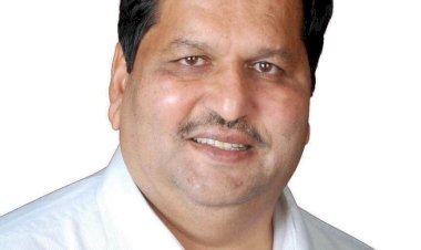 पूर्व सीएम फडणवीस की हत्या करने की धमकी देने वाले शिवसेना विधायक संजय गायकवाड पर मुकदमा दर्ज करने की मांग