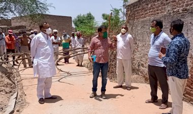 कंटेन्टमेंट जोन में भोजन पानी की सुविधाओं का अभाव, ग्रामीणों ने विधायक को की शिकायत, सूचना पर पहुंचे विधायक ने अधिकारियों को फटकारा