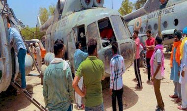 पंजाब के कबाड़ी ने भारतीय सेना के खराब हो चुके हेलिकॉप्टर खरीदे , देखने पहुंचे लोग