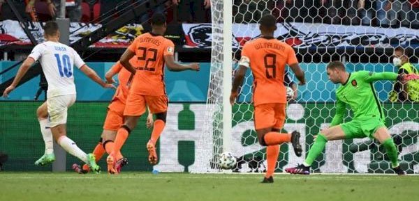 यूरो कप फुटबॉल टूर्नामेंट में चेक रिपब्लिक ने नीदरलैंड्स को तो बेल्जियम ने पुर्तगाल को हराया 