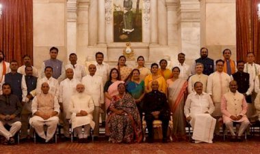 प्रधानमंत्री नरेंद्र मोदी ने मंत्रिमंडल का किया विस्तार, 15 कैबिनेट तो 28 राज्य मंत्रियों ने ली शपथ, अश्विनी वैष्णव होंगे देश के रेल मंत्री