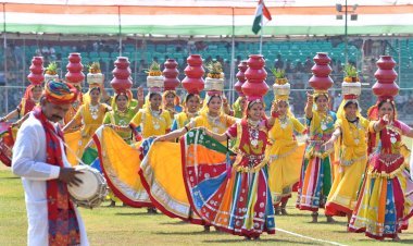 देश को संवैधानिक मूल्यों के अनुरूप आगे बढ़ाना होगा : मुख्यमंत्री