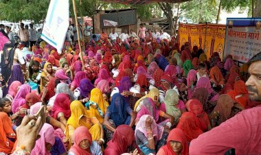 भीनमाल मांगे नर्मदा नीर नारे के साथ नारी शक्ति ने निकाला ट्रैक्टर जुलूस, नर्मदा नीर आंदोलन में महिलाओं का समर्थन