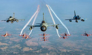 वायुसेना ने मनाया 89वां एयरफोर्स डे, आकाश में दिखाया पराक्रम, रफाल, मिग और अपाचे का शक्ति प्रदर्शन