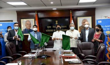 नागरिक उड्डयन मंत्री ने ‘उड़ान योजना’ के तहत शिलांग-डिब्रूगढ़ मार्ग पर पहली सीधी फ्लाइट को दिखाई हरी झंडी