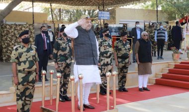 Union Home Minister Amit Shah ने जैसलमेर में तनोट माता के किए दर्शन, जवानों को दी हेल्थ कार्ड की सौगात