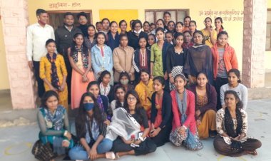 सावित्री बाई छात्रावास में निःशुल्क अंग्रेज़ी कोचिंग अंग्रेज़ी सीखों-कौशल बढाओ का उद्घाटन 