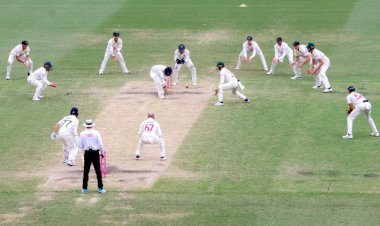 Sydney में खेला गया एशेज सीरीज का चौथा मुकाबला रोमांचक मोड़ पर आकर हुआ ड्रॉ, टेस्ट के अंतिम दिन इंग्लैंड ने 9 विकेट पर बनाए 270 रन