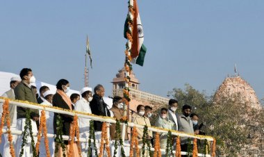 देश में तनाव और अविश्वास का माहौल, गांधी जी के बताए सत्य व अहिंसा के मार्ग पर  चलने की आवश्यकता:सीएम