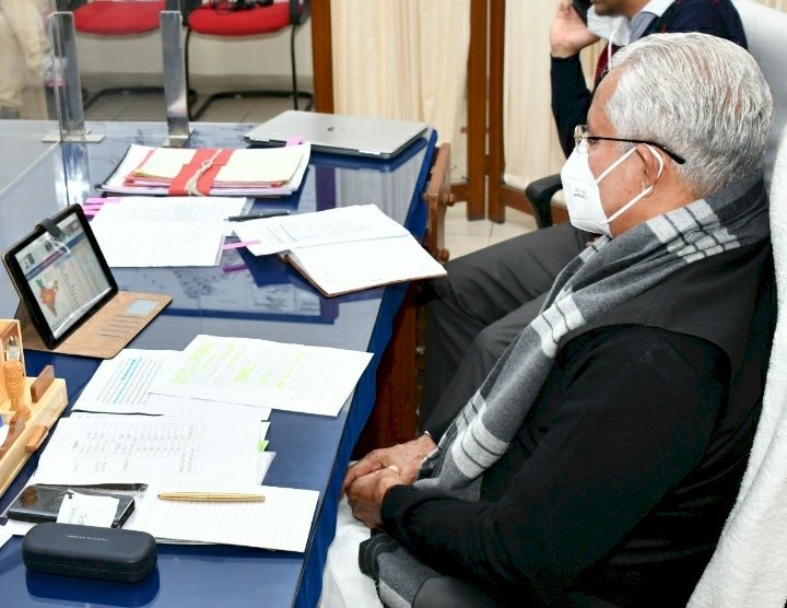 Union Health Minister ने कोरोना की समीक्षा बैठक में अधिकारियों को दिए निर्देश, सजग और सतर्कता की अपील