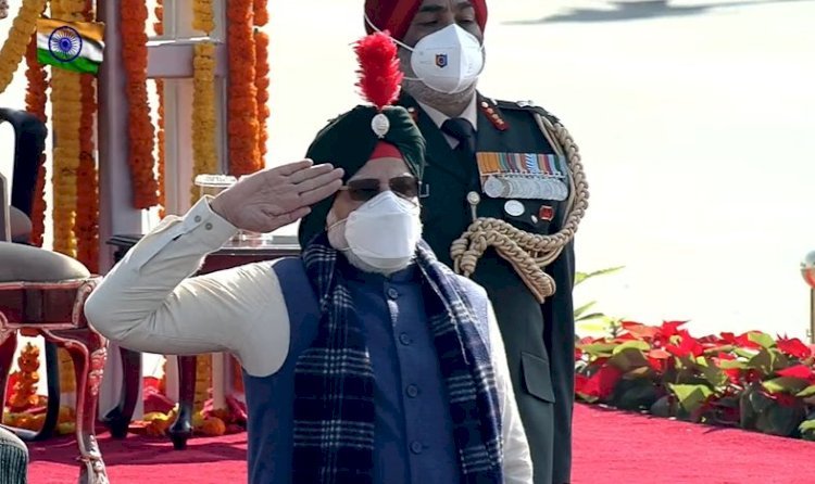 एनसीसी के समारोह में प्रधानमंत्री मोदी का नया अंदाज, पंजाबी पगड़ी और काले चश्मे में गार्ड ऑफ ऑनर का निरीक्षण