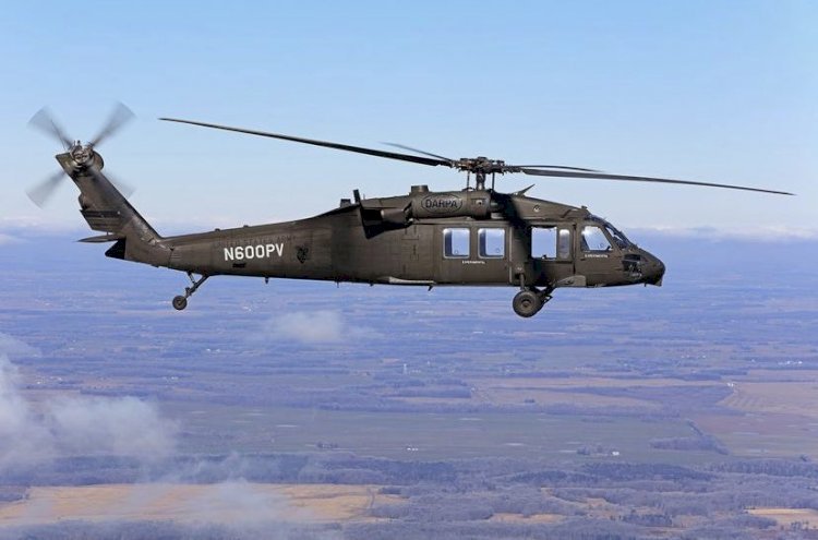 अमेरिका ने बिना पायलट के हेलीकॉप्टर उड़ाकर रच दिया इतिहास, 4 हजार फीट की ऊंचाई पर 115 से 125 मील प्रति घंटे की रफ्तार उड़ा ब्लैक हॉक हेलीकॉप्टर