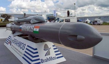 आईएनएस चेन्नई से भारतीय नौसेना ने लंबी रेंज की जमीन पर हमला करने में सक्षम ब्रह्मोस मिसाइल का किया सफलतापूर्वक परीक्षण