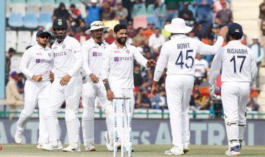 भारत के 7वें क्रम के बल्लेबाज रवींद्र जडेजा के ऑलराउंड प्रदर्शन की बदौलत टीम इंडिया ने श्रीलंका को पारी और 222 रनों से हराया