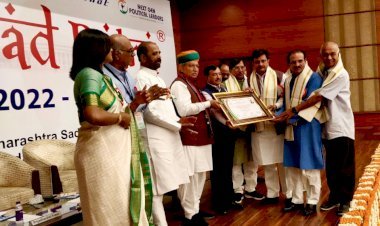 श्रम, वस्त्र एवं कौशल विकास संबंधी संसदीय स्थायी समिति को मिला ‘संसद रत्न अवार्ड 2022', सांसद नीरज डांगी ने ग्रहण किया अवार्ड