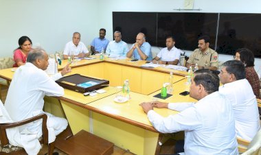 करौली मामले सीएम गहलोत ने अधिकारियों को साम्प्रदायिक सौहार्द को नुकसान पहुंचाने वाले तत्वों की पहचान कर सख्त कार्रवाई के दिए निर्देश