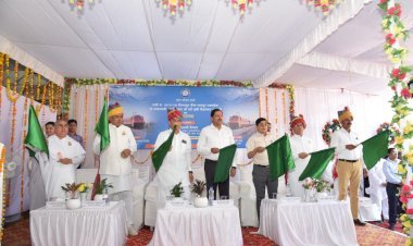 आबू रोड स्टेशन से साबरमती — दौलतपुर — साबरमती ट्रेन को रेल मंत्री ने वर्चुअल आधार पर दिखाई हरी झंडी