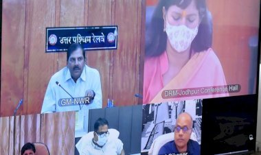 रेलवे के जीएम बोले, योजनाएं पूरी करो तथा संरक्षा और सुरक्षा पर विशेष ध्यान दो