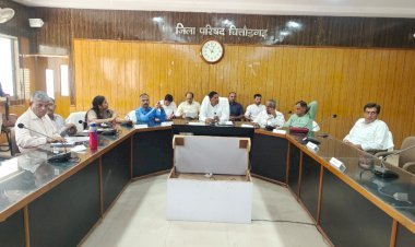 ग्रामीण विकास एवं पंचायत राज मंत्री मीणा ने मनरेगा में ज्यादा से ज्यादा श्रमिकों को जोड़ने के लिए दिए निर्देश