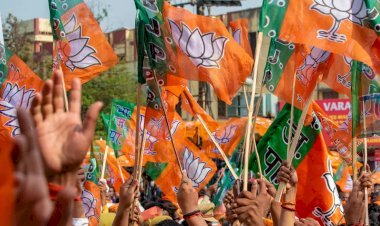 चुनाव से पहले गुजरात कांग्रेस को झटका, ये दिग्गज नेता ‘हाथ’ छोड़ ‘भाजपा’ में शामिल