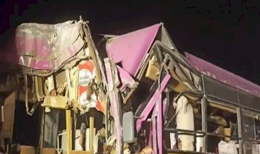 मथुरा: यमुना एक्सप्रेसवे पर ट्रक से टकराई श्रद्धालुओं से भरी बस, तीन की मौत, कई गंभीर