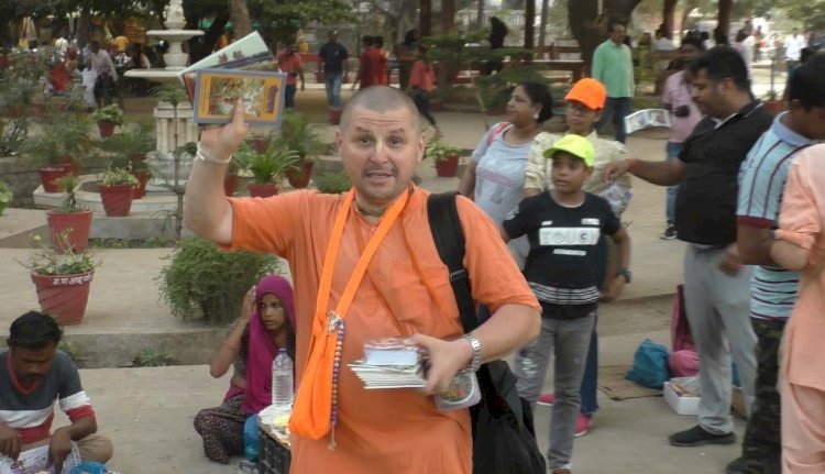 विदेशी कर रहे हैं सनातन धर्म का प्रचार, भारत समेत विश्व में दे रहे शांति का संदेश