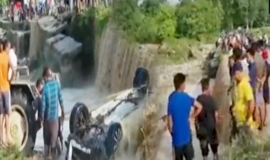 उत्तराखंड में दर्दनाक हादसा, पर्यटकों से भरी कार नदी में गिरी, 4 महिलाओं समेत 9 की मौत