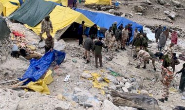 अमरनाथ में आसमानी आफत के बीच ‘देवदूत’ बनी ‘भारतीय सेना’, देखे तस्वीरें