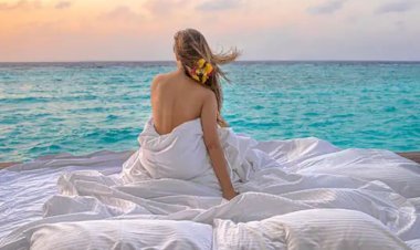 समुद्र किनारे कुछ इस तरह दिखी मौनी रॉय, पानी भी शर्म से हो गया पानी-पानी