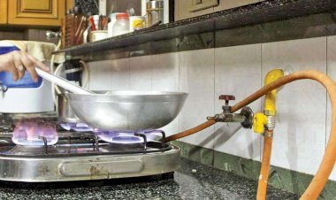 महंगाई की मार के बीच आम जनता को फिर झटका, अब पीएनजी के दामों में बढ़ोतरी