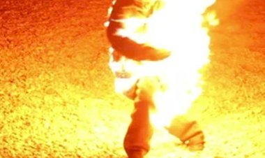 झारखंड में फिर हुई दुमका जैसी घटना, युवक को पेट्रोल डाल लगाई आग