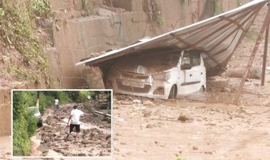 हिमाचल में भारी बारिश से तबाही, गहरी नींद में सो रहे परिवार के 7 लोग मलबे दबे