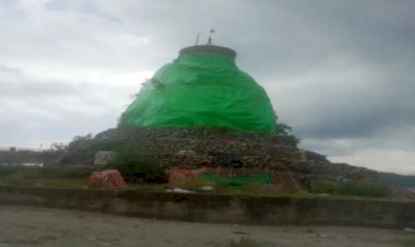 उत्तराखंड में गर्जिया माता मंदिर की तिरपाल लपेट कर हो रही सुरक्षा
