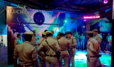 हुक्का बार में पुलिस का छापा, 2 दर्जन से ज्यादा लड़के-लड़कियां हिरासत में