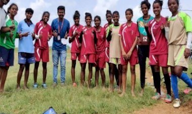 झारखंड में संघर्षों की पथरीली जमीन पर उग रहीं स्टार फुटबॉलर बेटियां